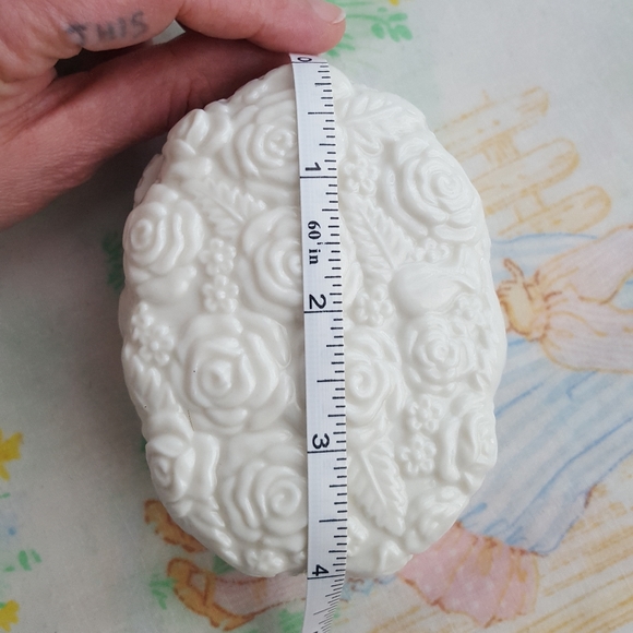 🌙VTG LENOX Oval Porcelain Roses 24k Gold Trim Trinket Box - Picture 11 of 12